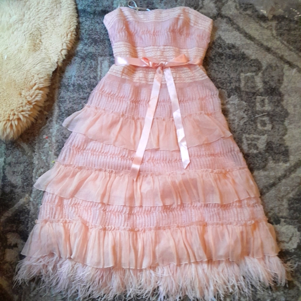 BCBG maxazria. Y2K Barbie movie great condition size 6